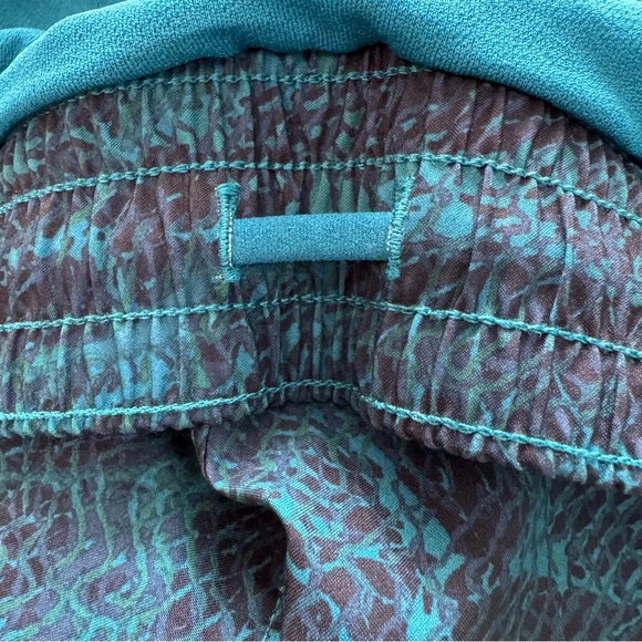 All in Motion Running Shorts in Teal Animal Print. Lined. Women’s Medium - Picture 7 of 11